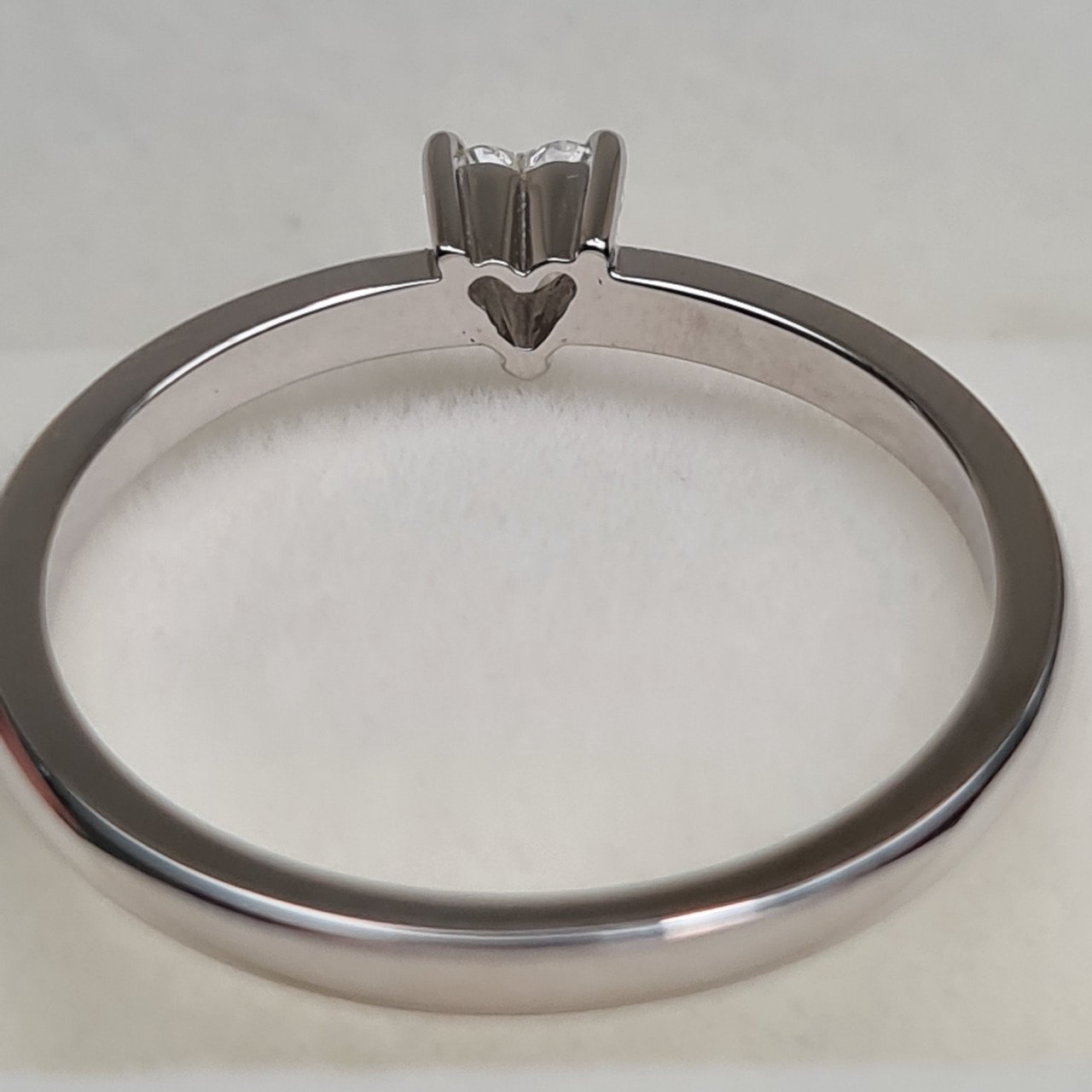 Кольцо Deimantas 95860522 16,51р 1,88гр 0,21ct. купить,NaN