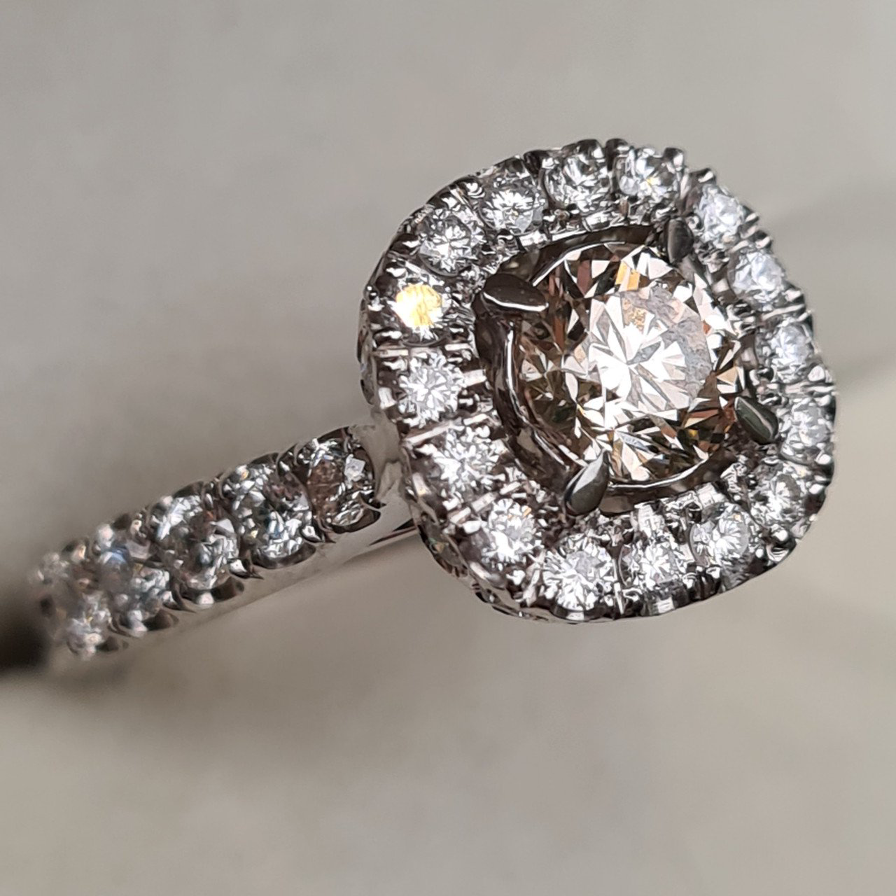 Кольцо Deimantas 97862420 17,5р 4,69гр 1,86ct. купить,NaN
