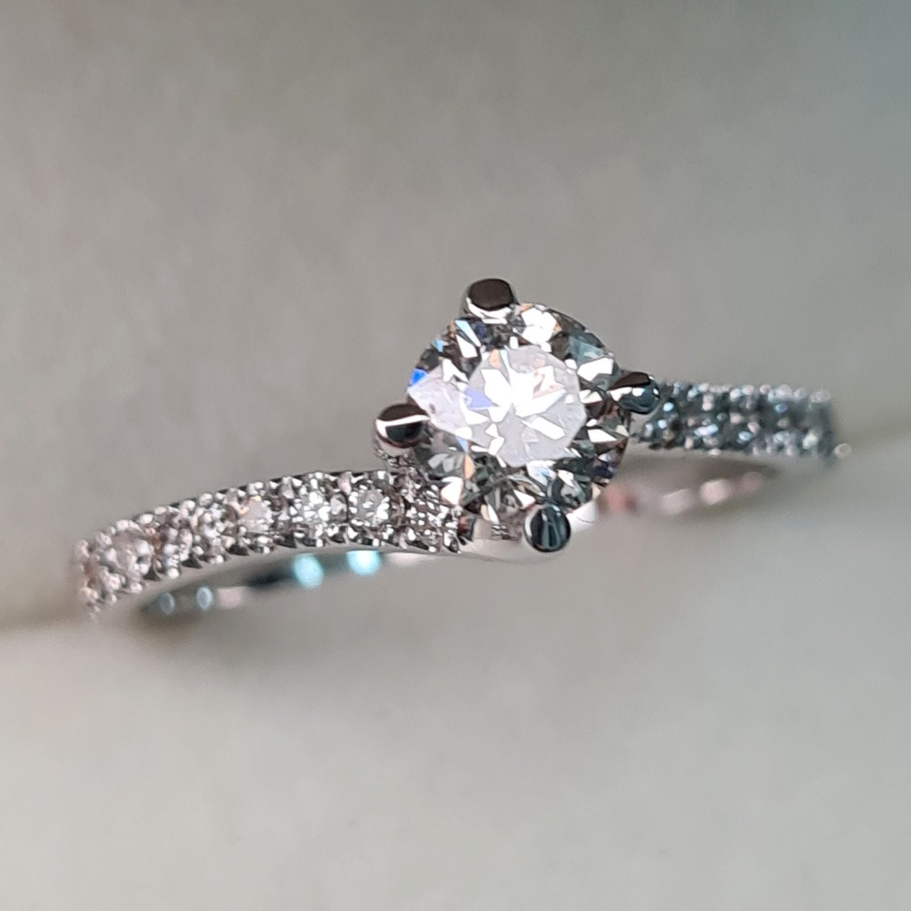 Кольцо Deimantas 95888201 16,5р 1,97гр 0,74ct. купить,NaN