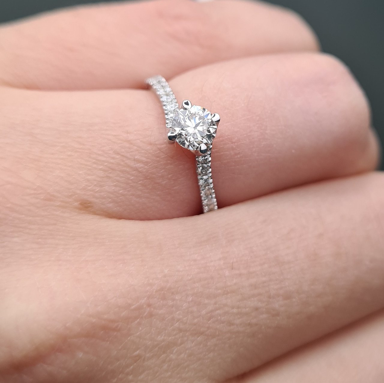 Кольцо Deimantas 95888201 16,5р 1,97гр 0,74ct. купить,NaN