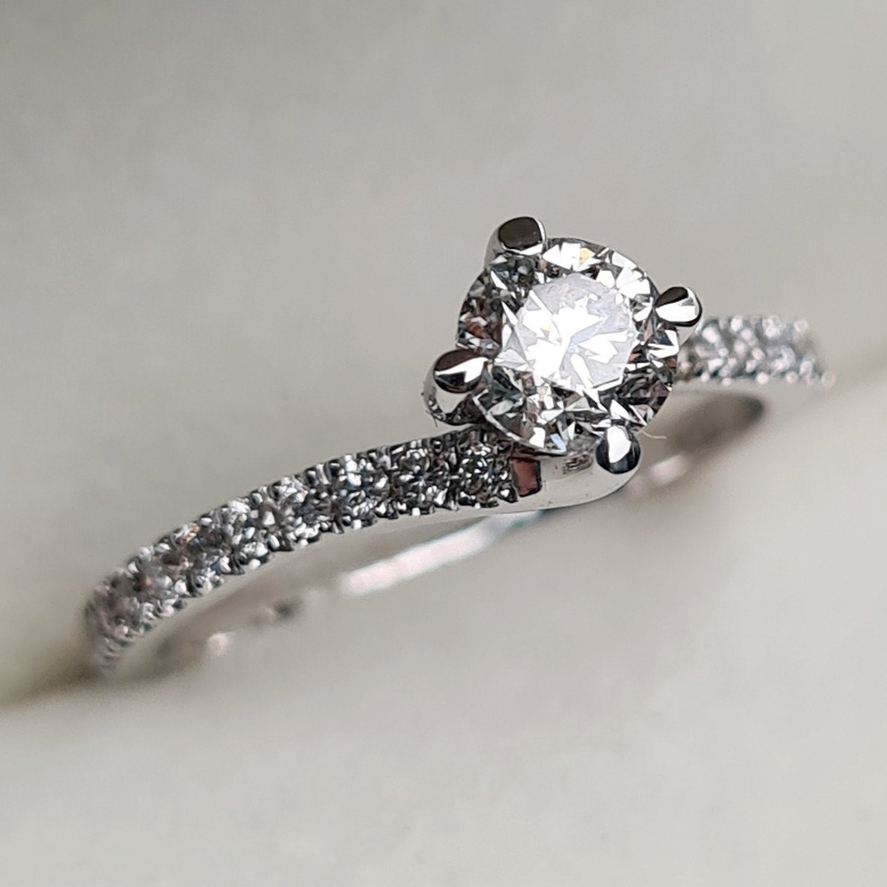 Кольцо Deimantas 95888209 16,5р 1,99гр 0,83ct. купить,NaN