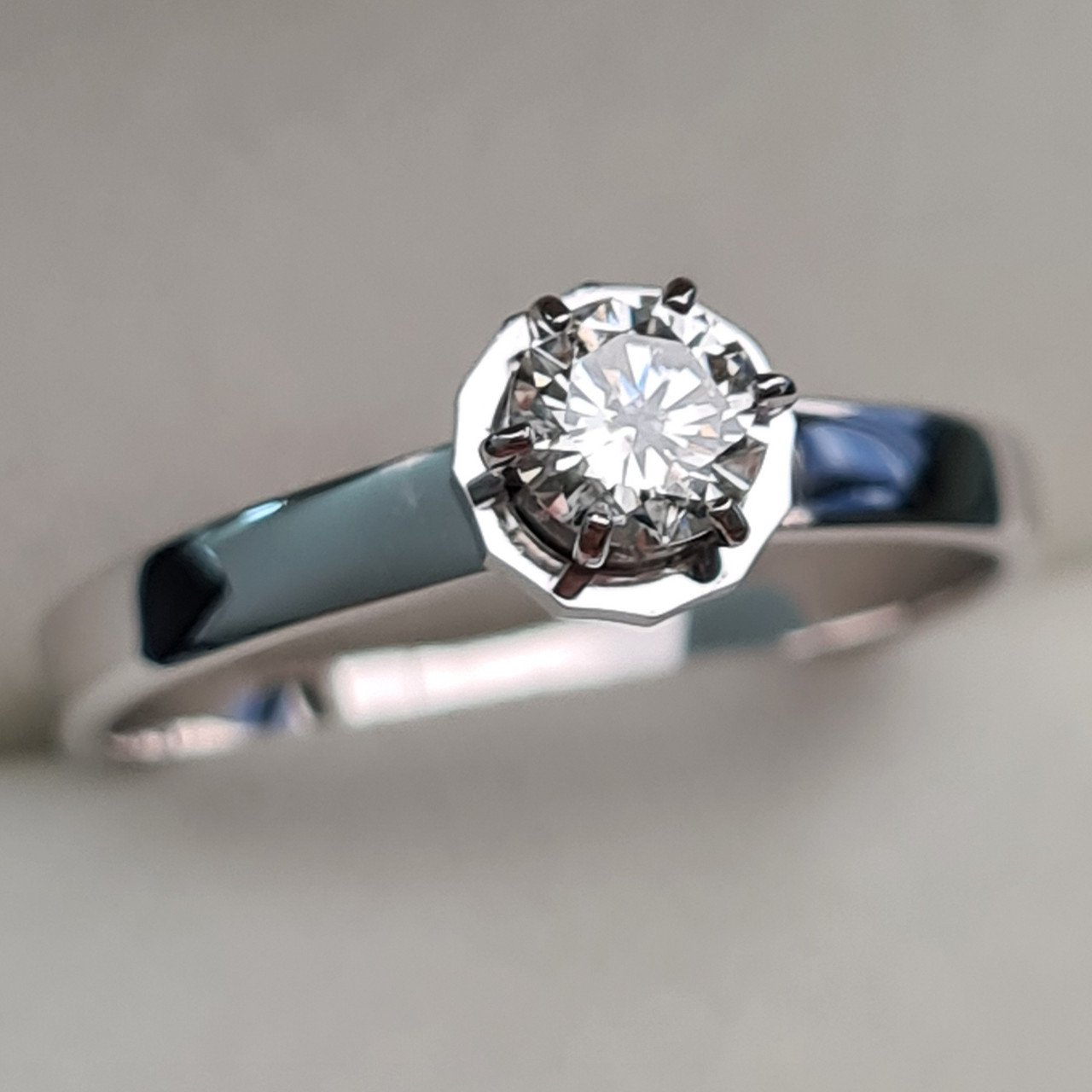 Кольцо Deimantas 93561500 17,5р 2,34гр 0,32ct. купить,NaN