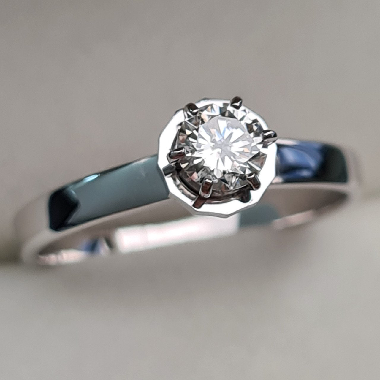 Кольцо Deimantas 93561500 17,5р 2,34гр 0,32ct. купить,NaN