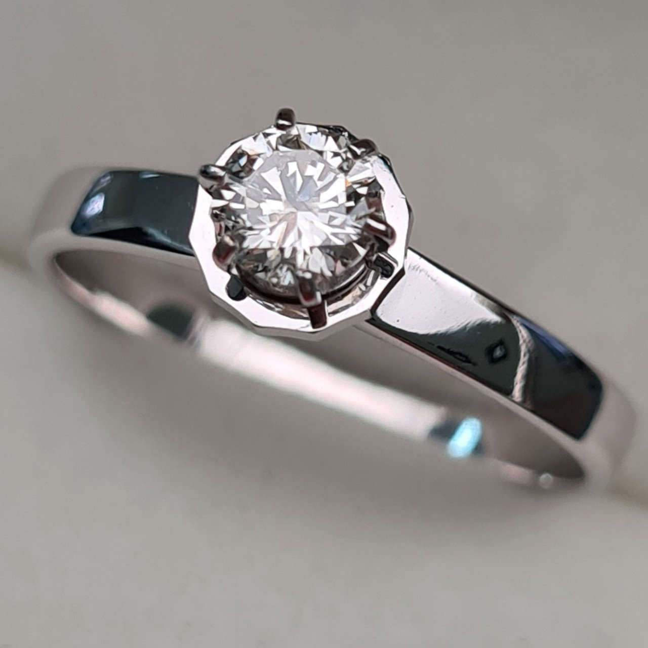 Кольцо Deimantas 93561500 17,5р 2,34гр 0,32ct. купить,NaN