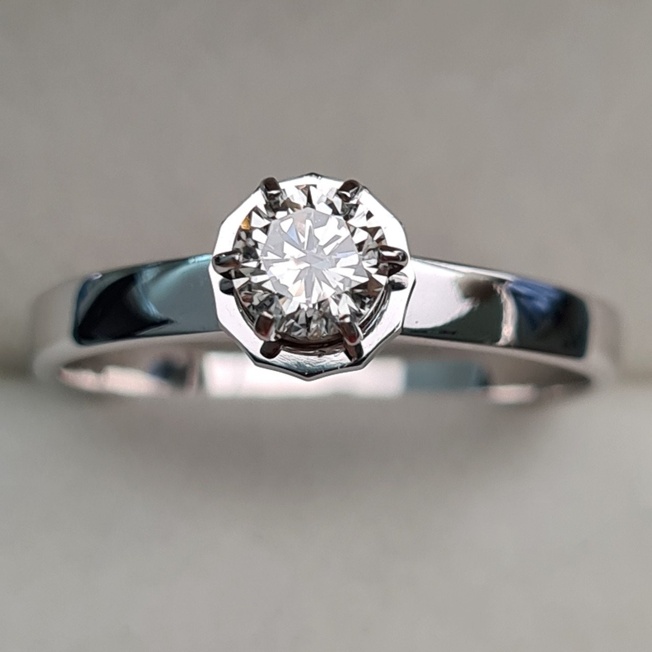 Кольцо Deimantas 93561500 17,5р 2,34гр 0,32ct. купить,NaN