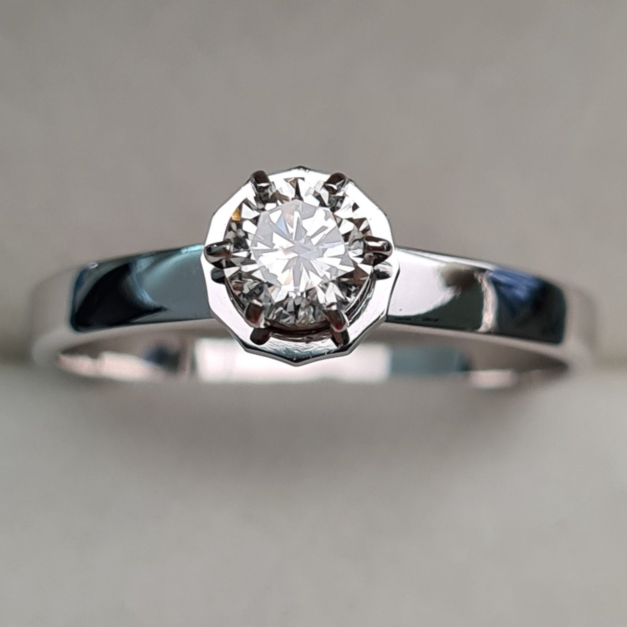 Кольцо Deimantas 93561500 17,5р 2,34гр 0,32ct. купить,NaN