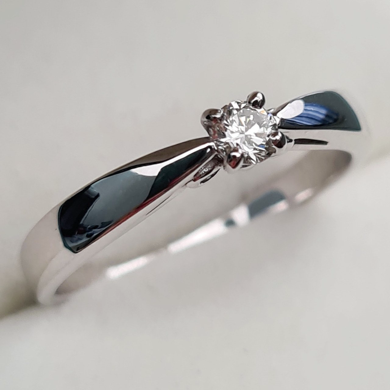 Кольцо Deimantas 93561669 18р 2,89гр 0,15ct. купить,NaN