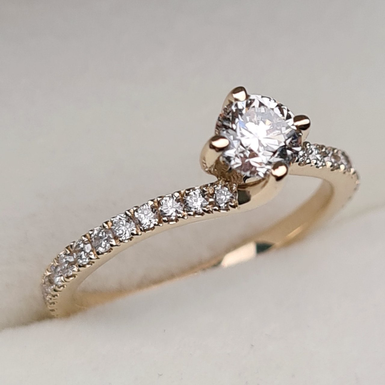 Кольцо Deimantas 95888228 16,5р 1,89гр 0,75ct. купить,NaN