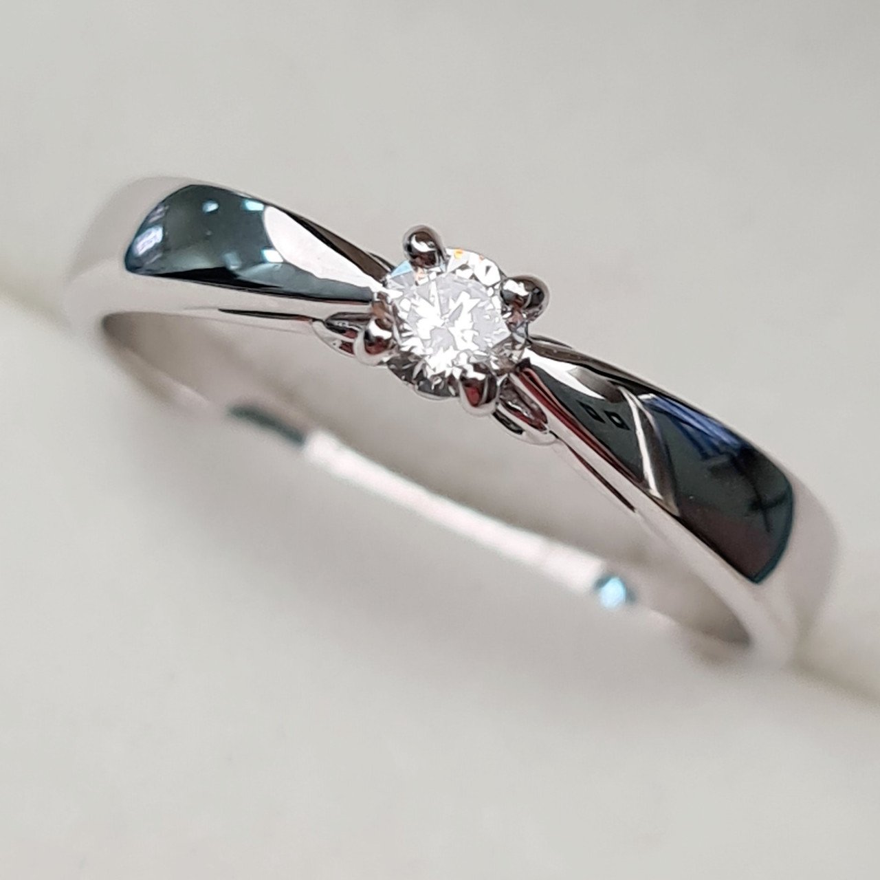 Кольцо Deimantas 93561669 18р 2,89гр 0,15ct. купить,NaN