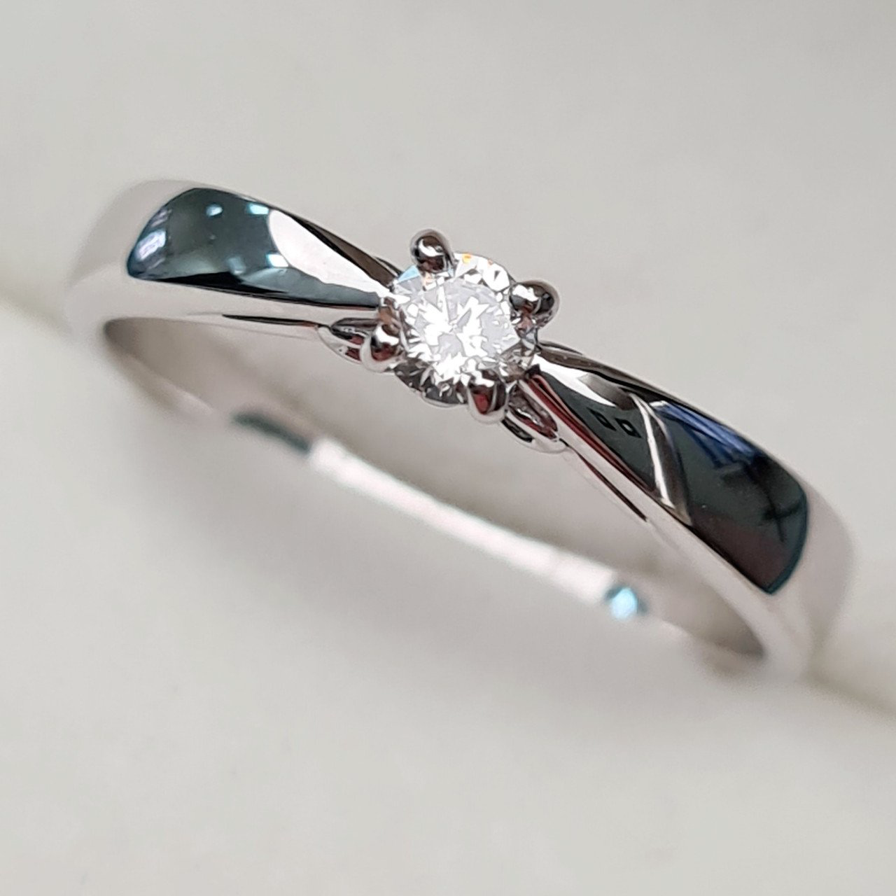 Кольцо Deimantas 93561669 18р 2,89гр 0,15ct. купить,NaN
