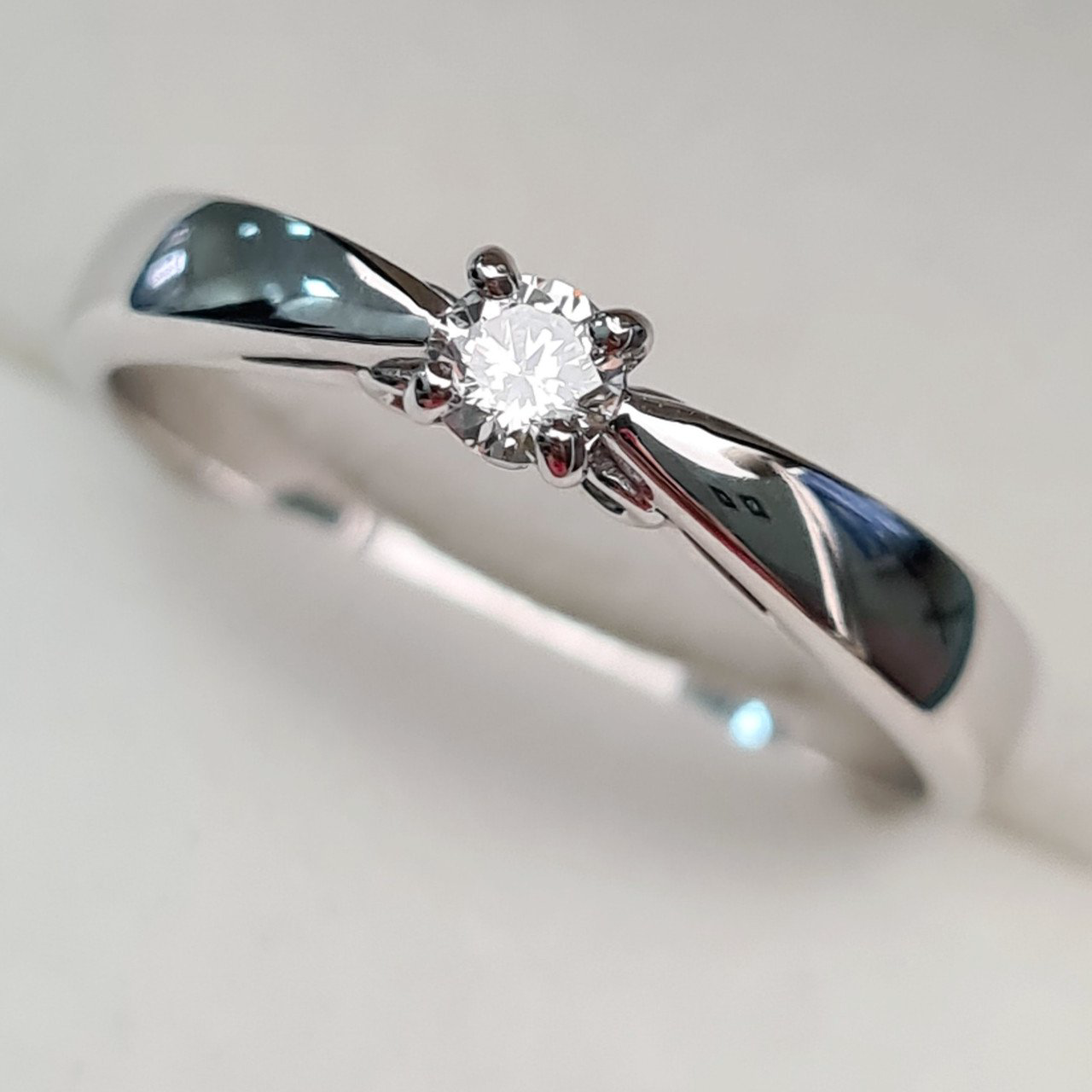 Кольцо Deimantas 93561669 18р 2,89гр 0,15ct. купить,NaN