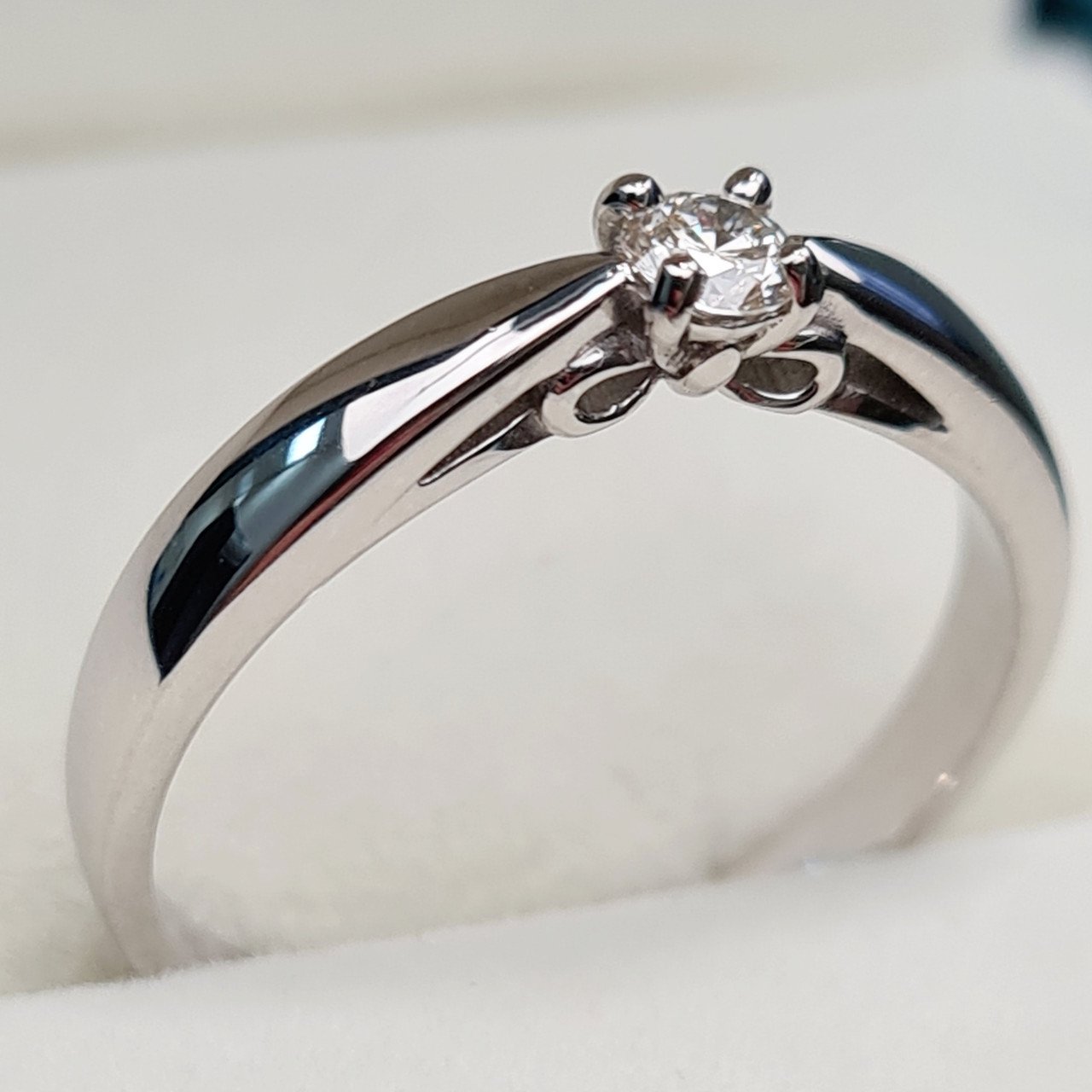 Кольцо Deimantas 93561669 18р 2,89гр 0,15ct. купить,NaN