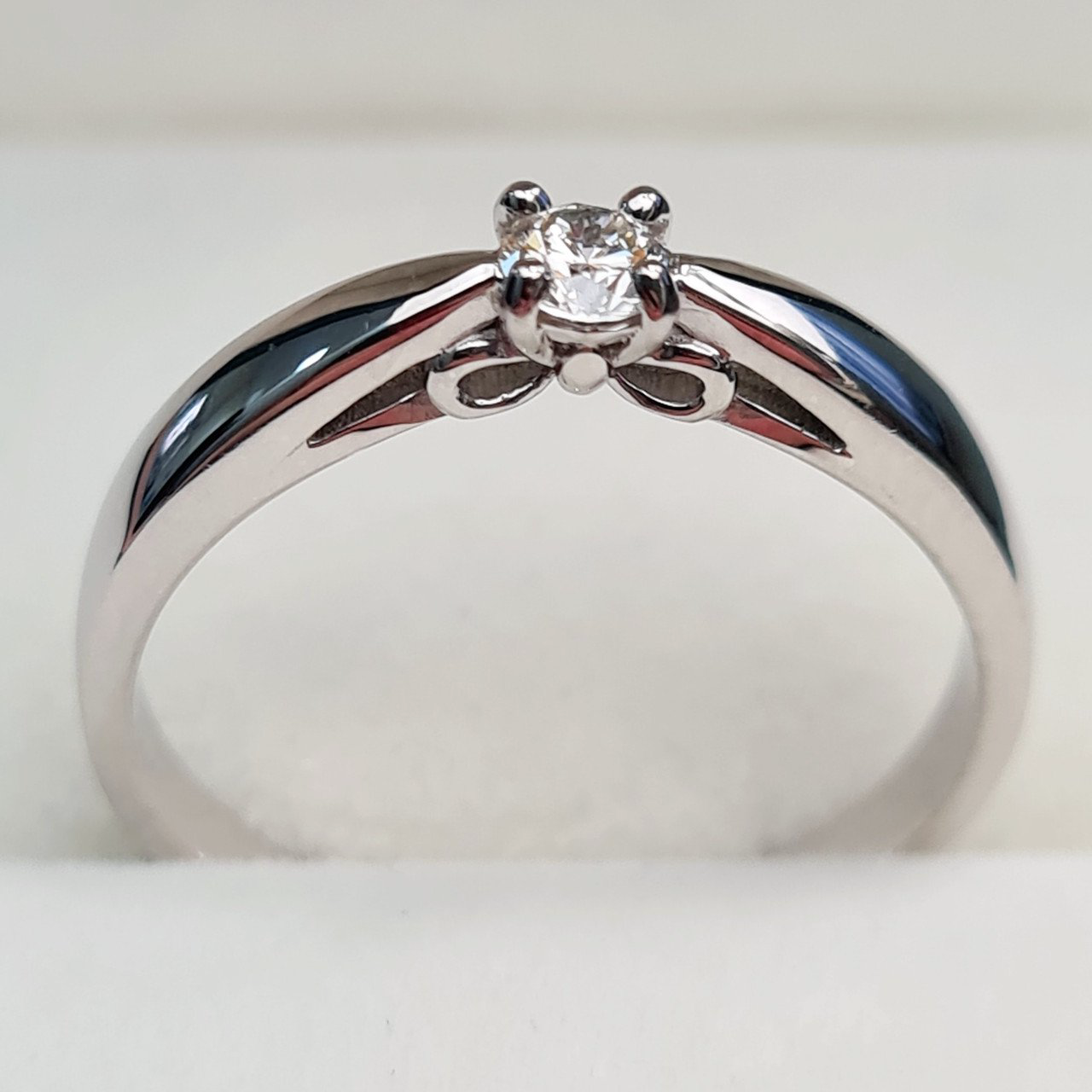 Кольцо Deimantas 93561669 18р 2,89гр 0,15ct. купить,NaN