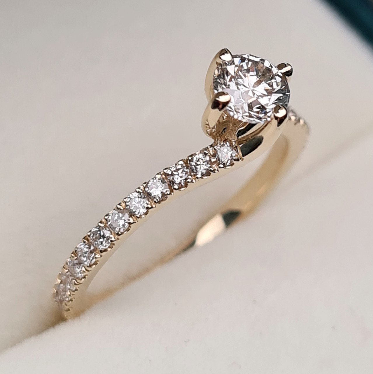 Кольцо Deimantas 95888228 16,5р 1,89гр 0,75ct. купить,NaN