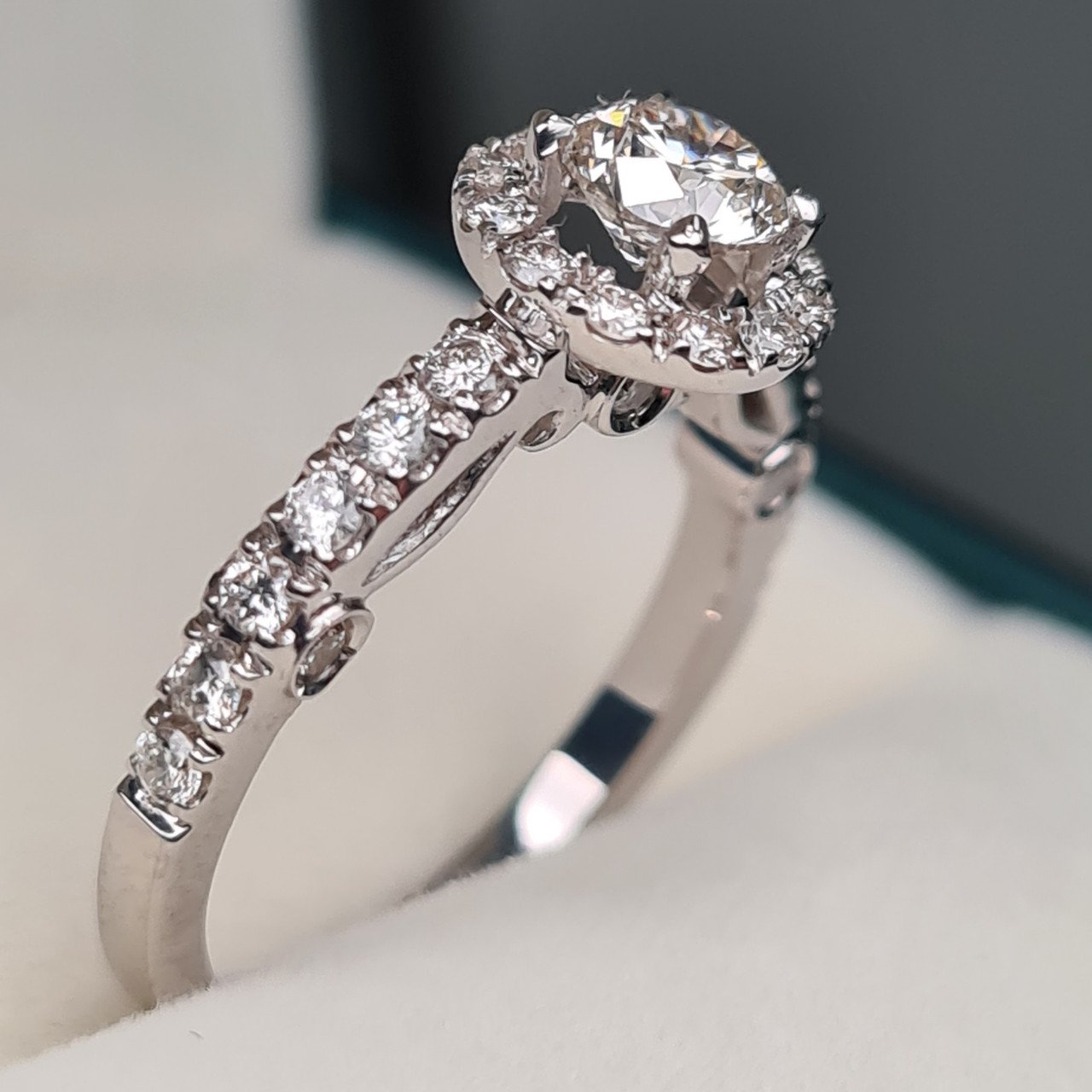 Кольцо Deimantas 95936922 16р 3,05гр 0,94ct. купить,NaN
