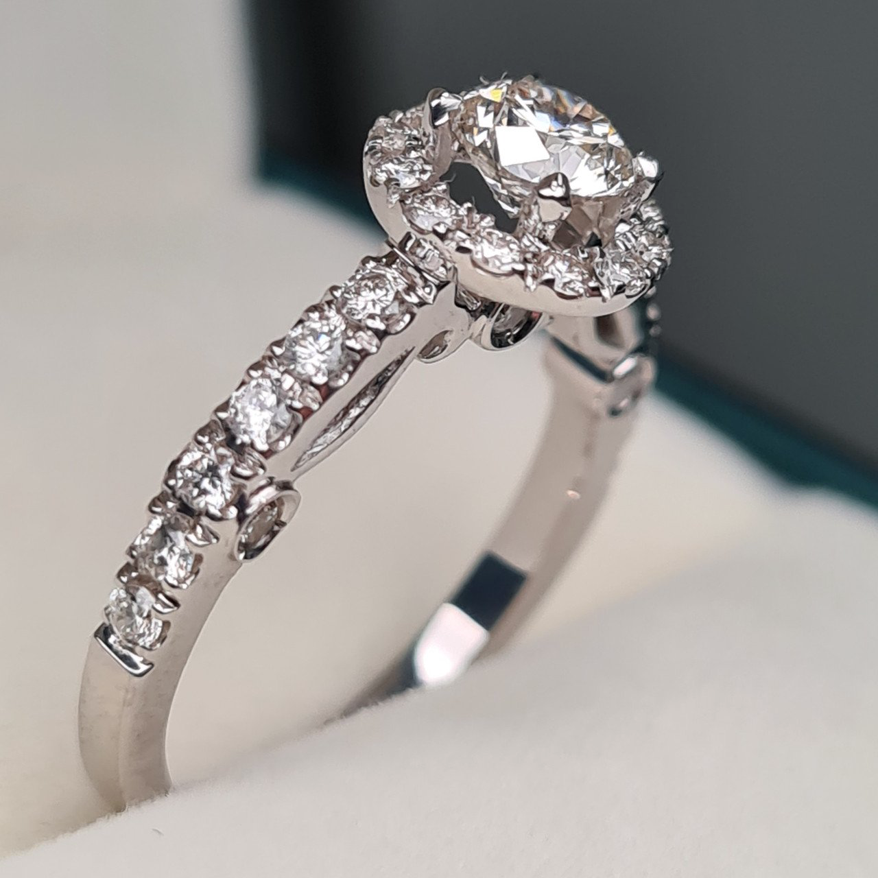 Кольцо Deimantas 95936922 16р 3,05гр 0,94ct. купить,NaN