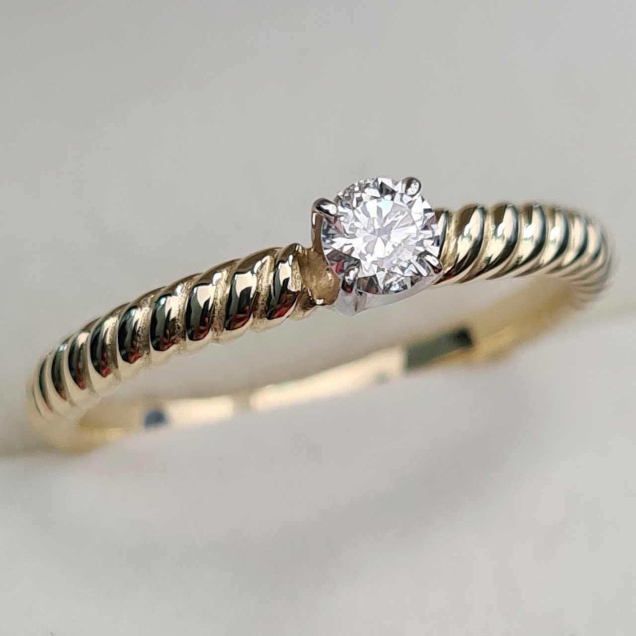 Кольцо Deimantas 93561808 17,5р 2,51гр 0,17ct. купить,NaN