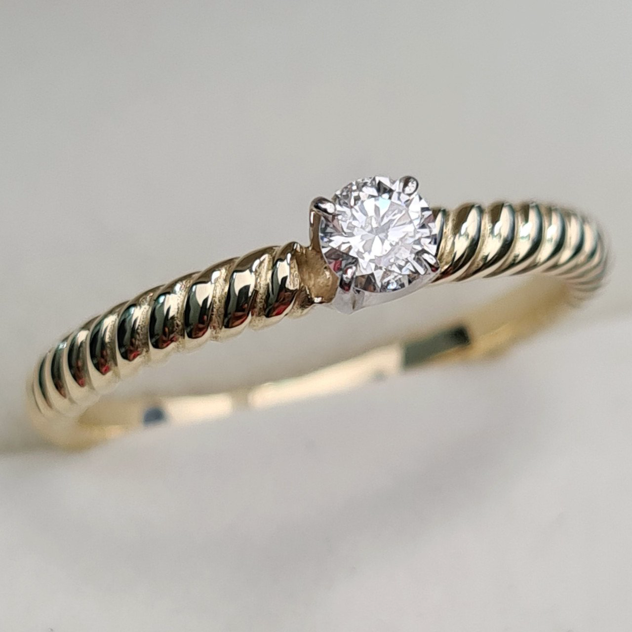 Кольцо Deimantas 93561808 17,5р 2,51гр 0,17ct. купить,NaN