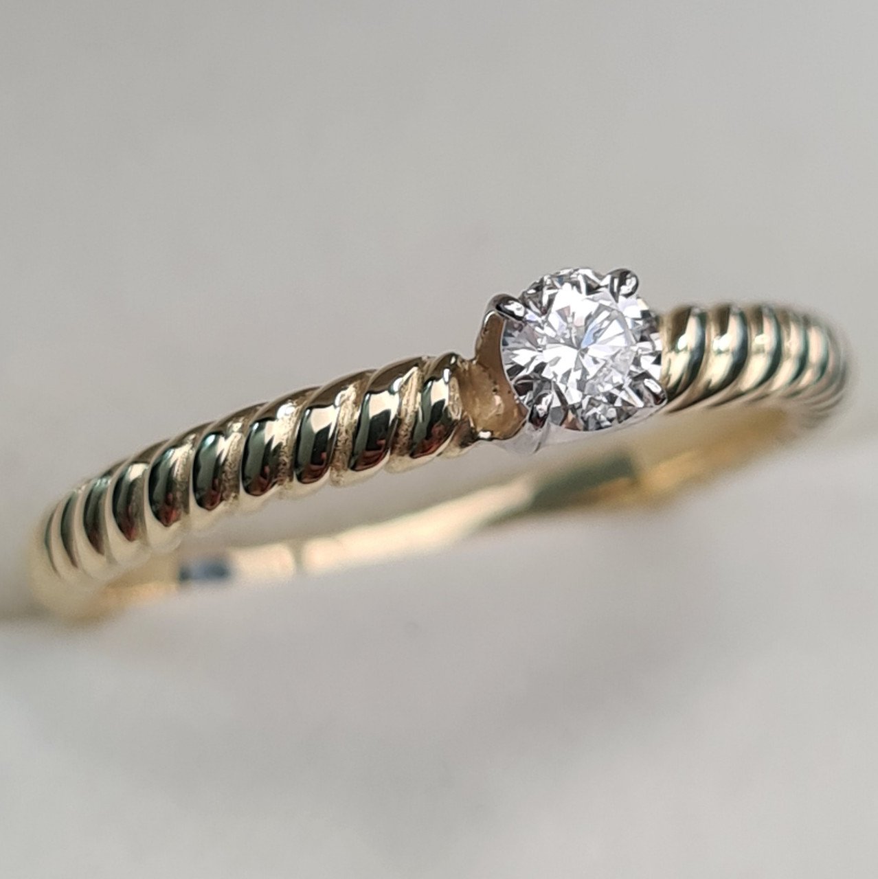 Кольцо Deimantas 93561808 17,5р 2,51гр 0,17ct. купить,NaN