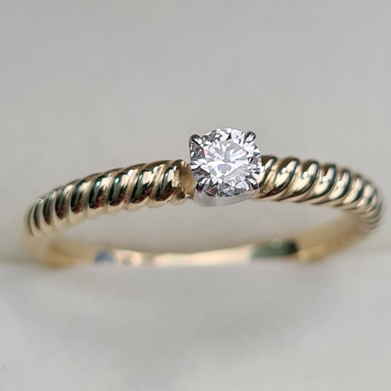 Кольцо Deimantas 93561808 17,5р 2,51гр 0,17ct. купить,NaN