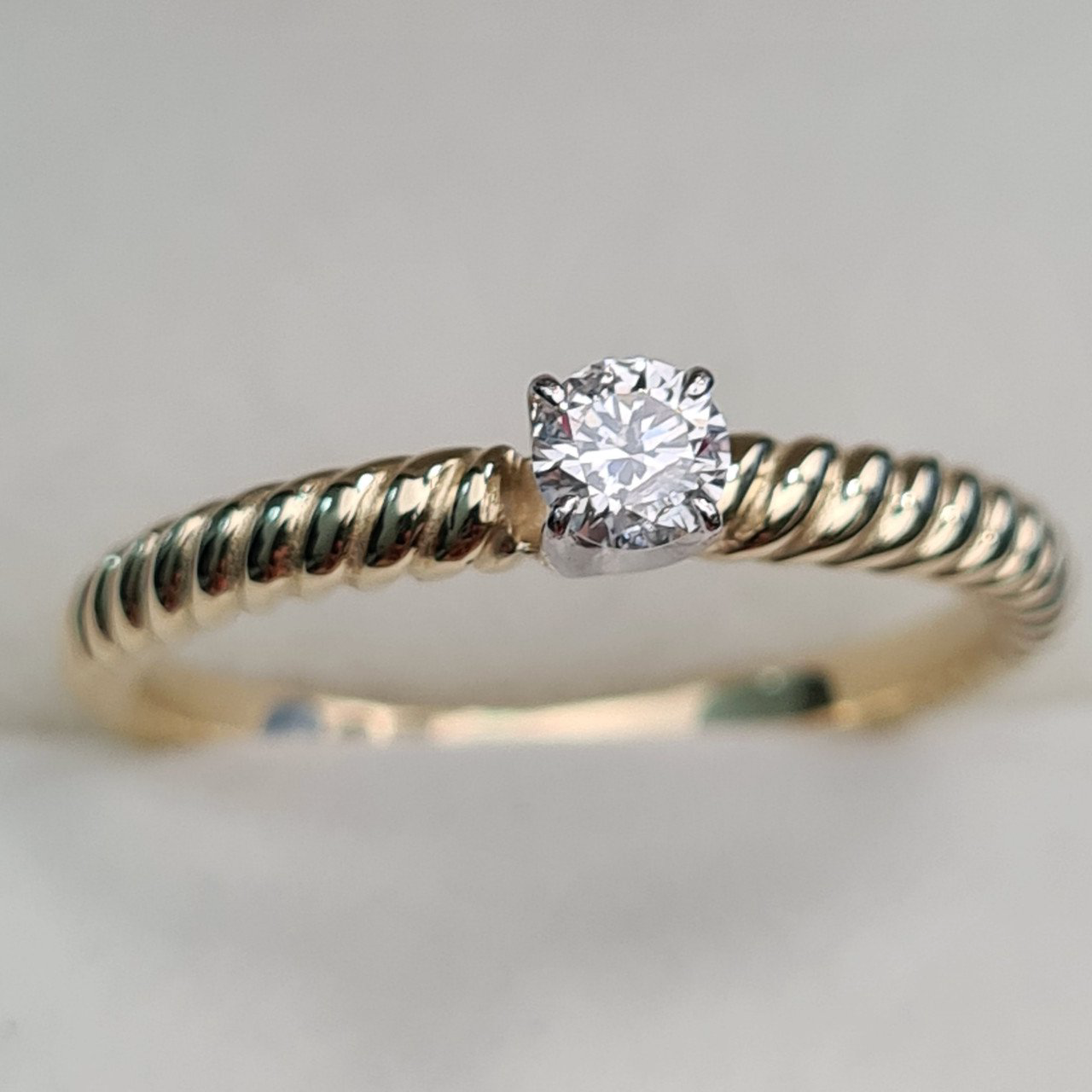 Кольцо Deimantas 93561808 17,5р 2,51гр 0,17ct. купить,NaN