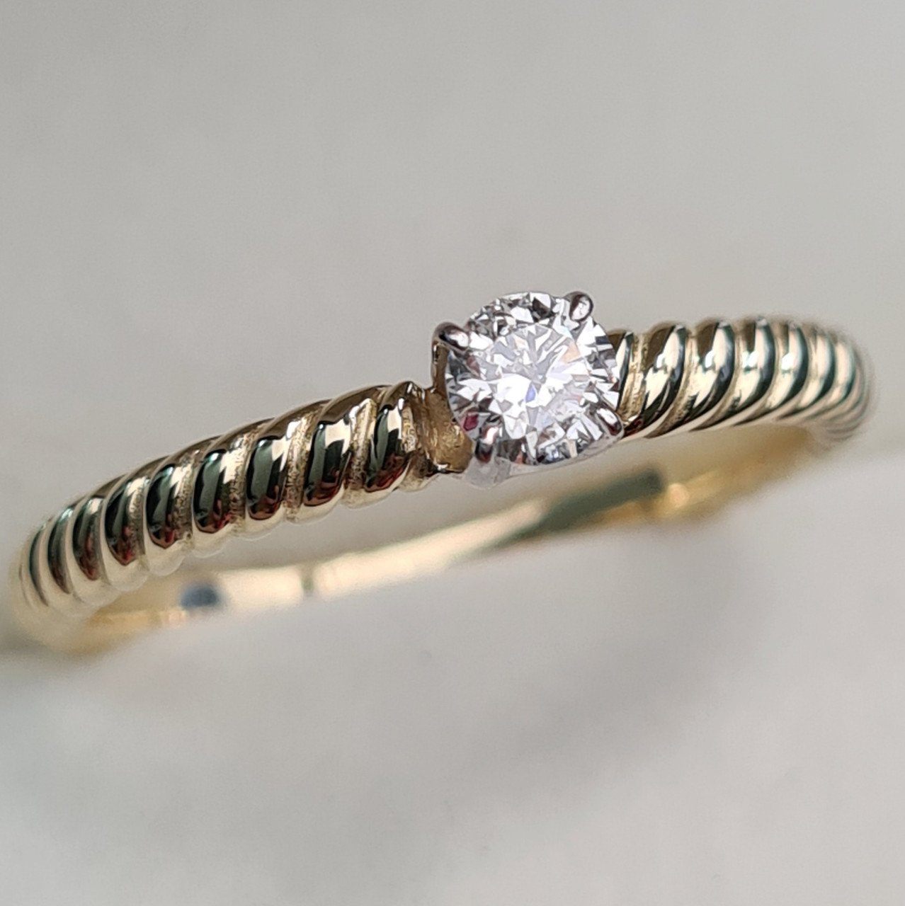Кольцо Deimantas 93561808 17,5р 2,51гр 0,17ct. купить,NaN