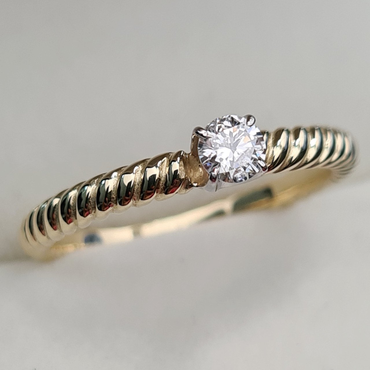Кольцо Deimantas 93561808 17,5р 2,51гр 0,17ct. купить,NaN