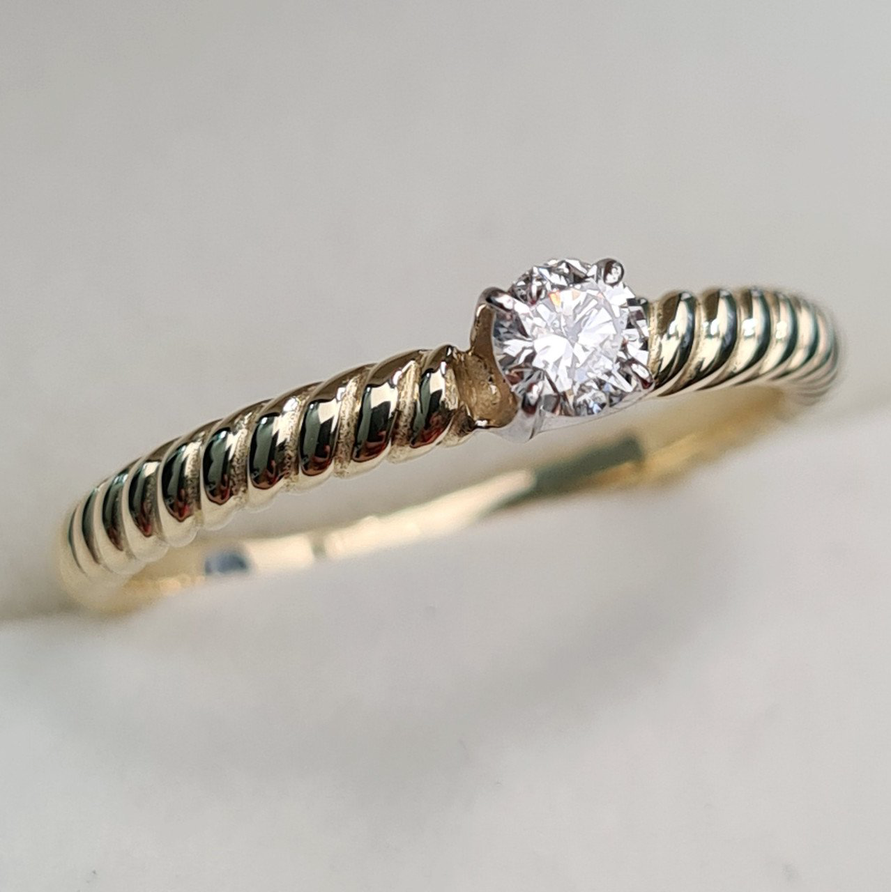 Кольцо Deimantas 93561808 17,5р 2,51гр 0,17ct. купить,NaN