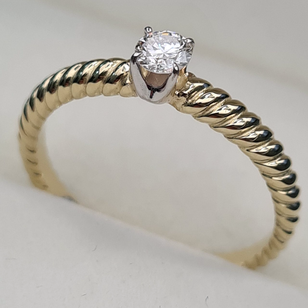 Кольцо Deimantas 93561808 17,5р 2,51гр 0,17ct. купить,NaN