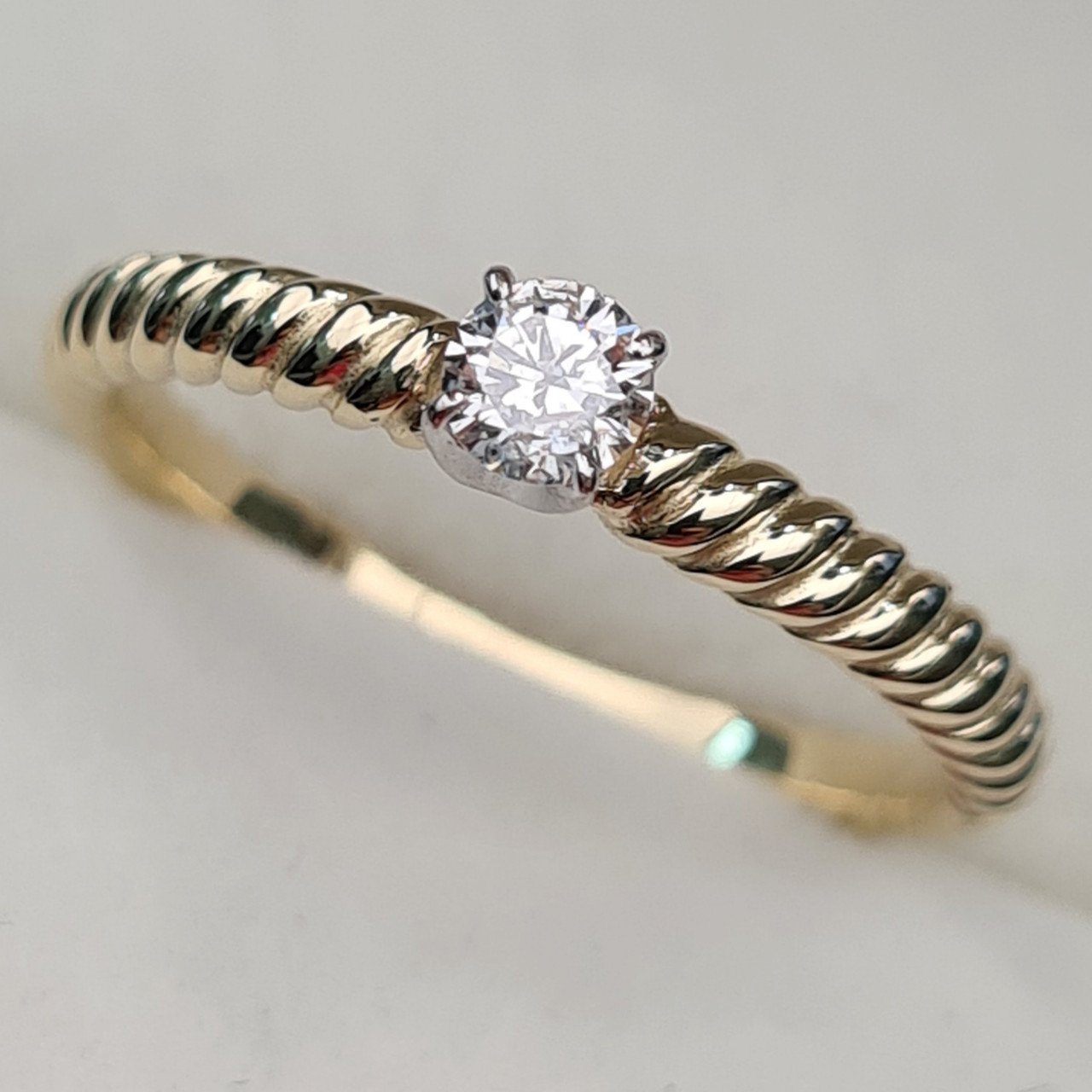 Кольцо Deimantas 93561808 17,5р 2,51гр 0,17ct. купить,NaN