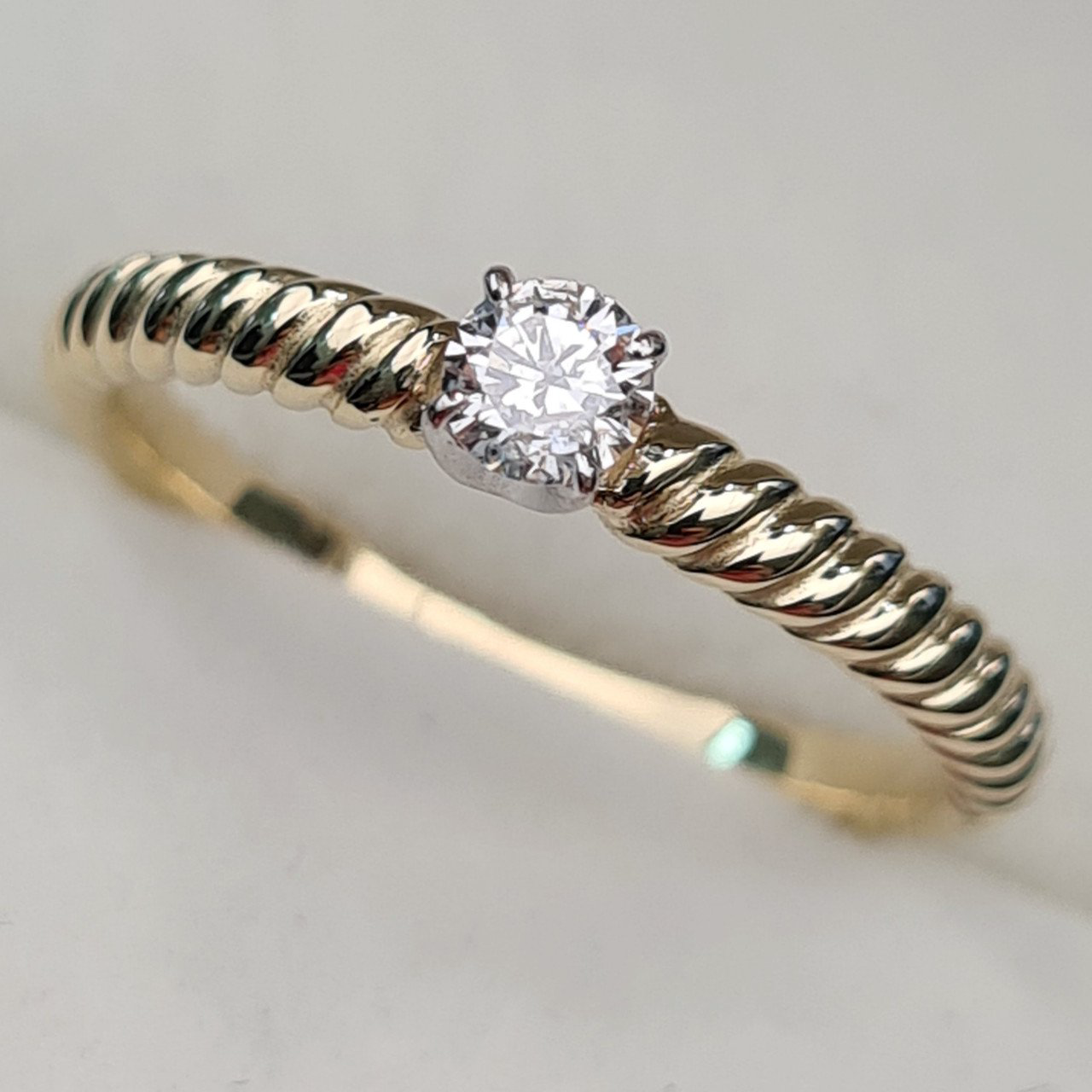 Кольцо Deimantas 93561808 17,5р 2,51гр 0,17ct. купить,NaN