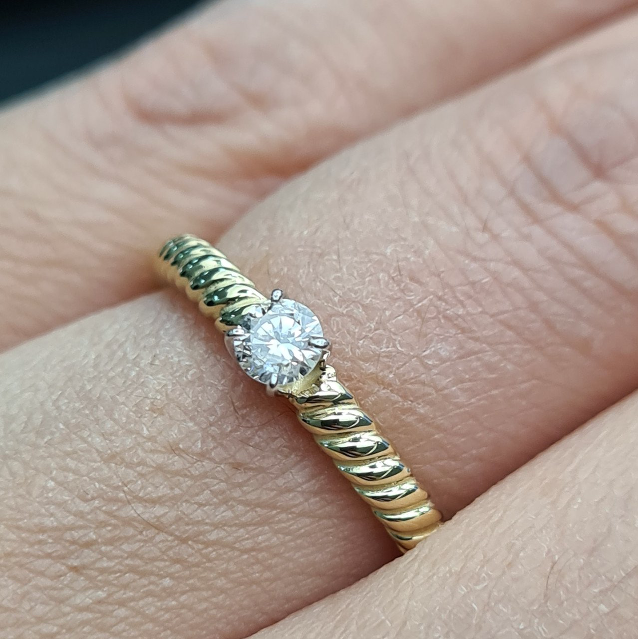 Кольцо Deimantas 93561808 17,5р 2,51гр 0,17ct. купить,NaN