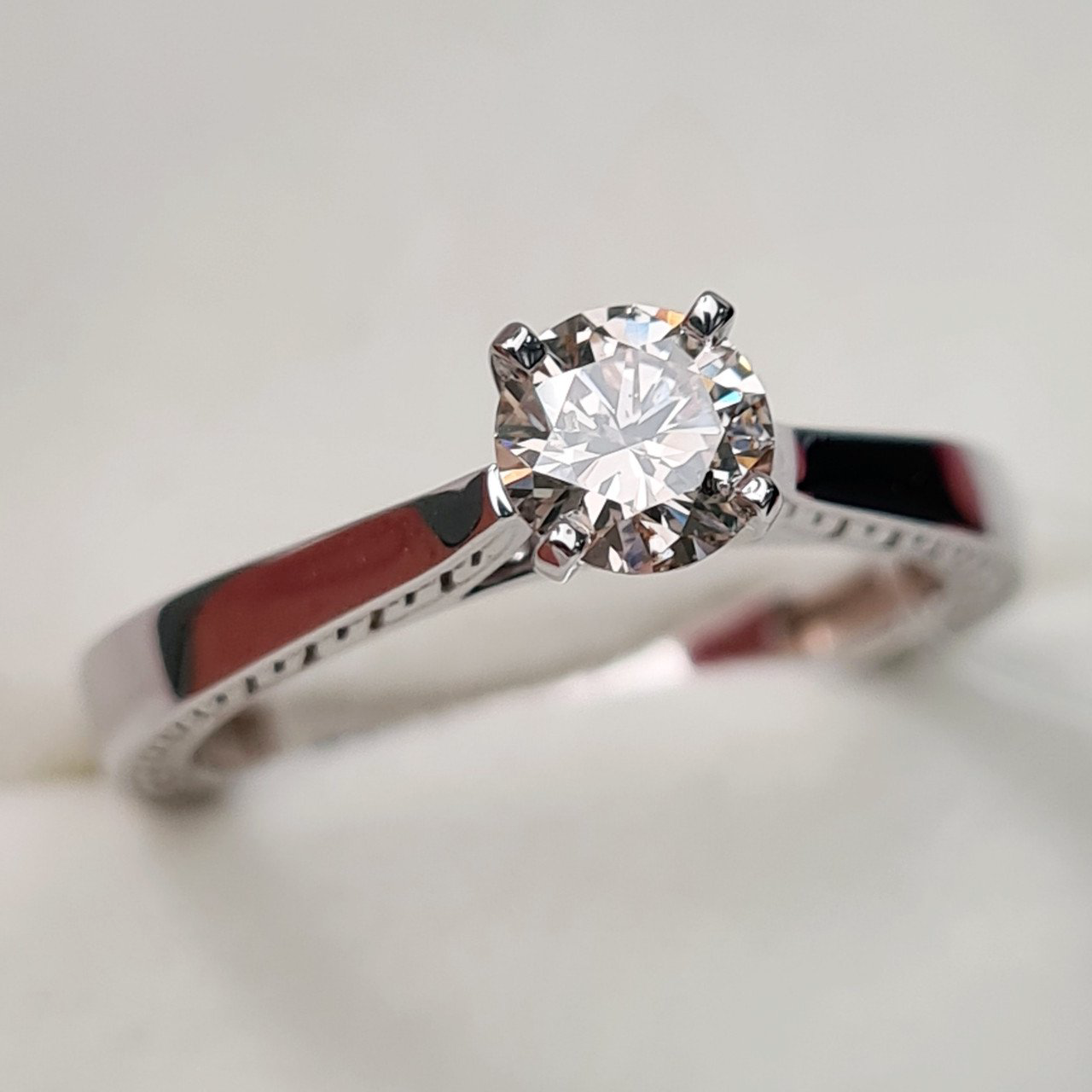 Кольцо Deimantas 97967641 16,51р 2,45гр 0,49ct. купить,NaN