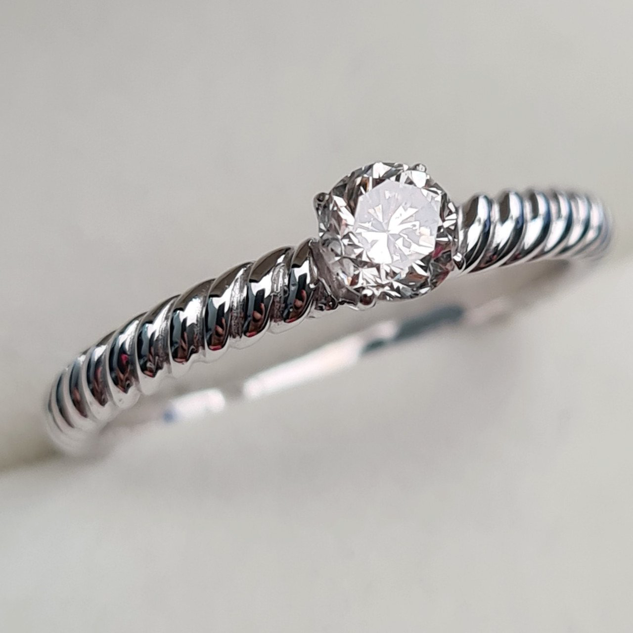 Кольцо Deimantas 93561903 17,5р 2,31гр 0,36ct. купить,NaN