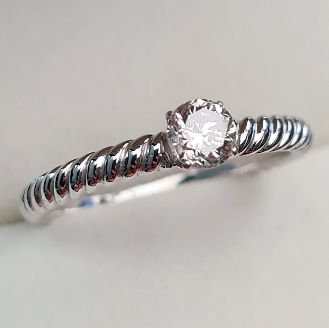Кольцо Deimantas 93561903 17,5р 2,31гр 0,36ct. купить,NaN