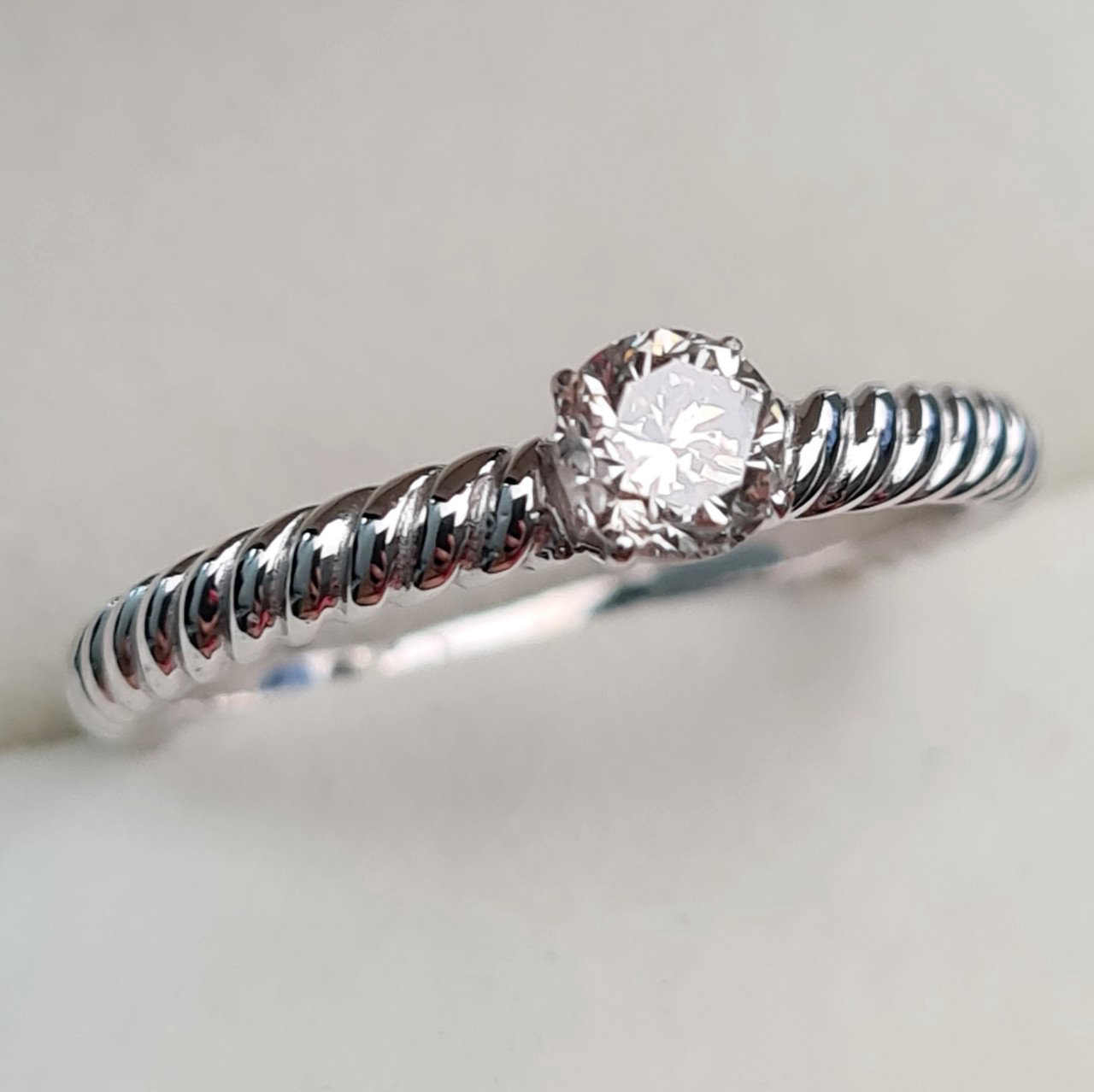 Кольцо Deimantas 93561903 17,5р 2,31гр 0,36ct. купить,NaN