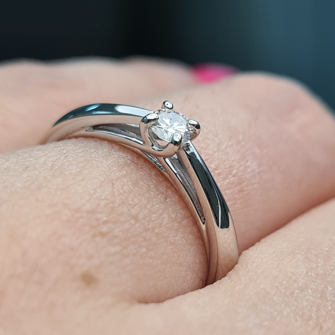 Кольцо Deimantas 93561995 17,5р 2,66гр 0,13ct. купить,NaN