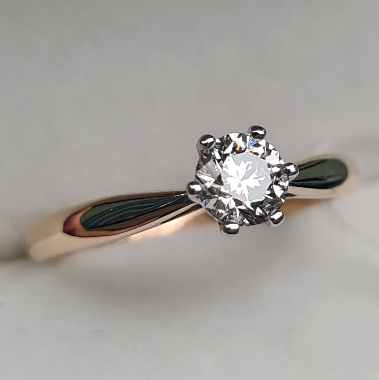 Кольцо Deimantas 97967631 17р 1,29гр 0,45ct. купить,NaN
