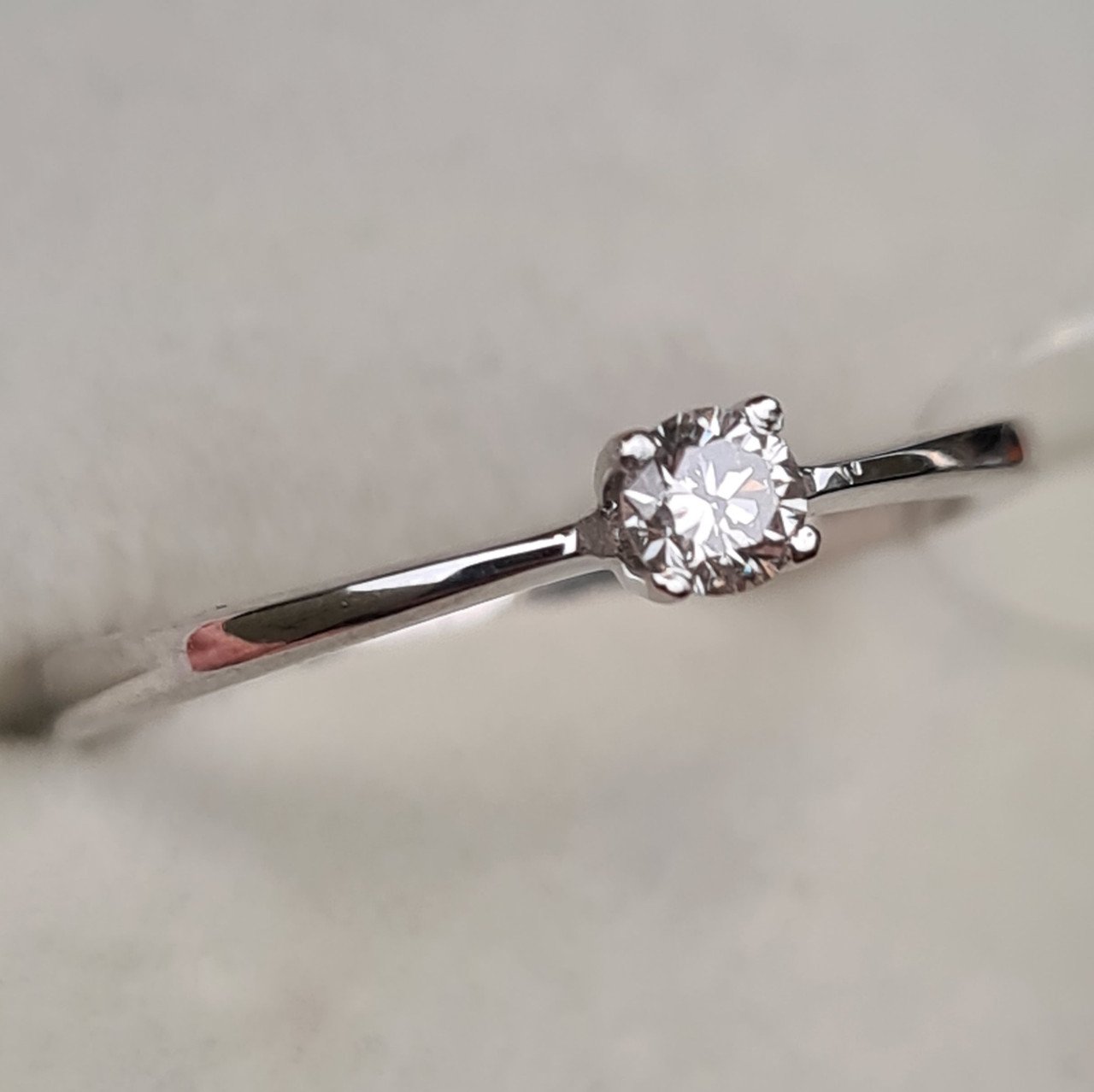 Кольцо Deimantas 98148685 16,5р 1,48гр 0,13ct. купить,NaN