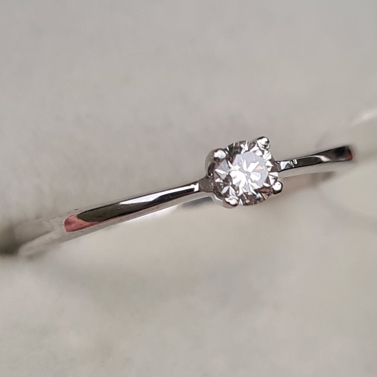 Кольцо Deimantas 98148685 16,5р 1,48гр 0,13ct. купить,NaN