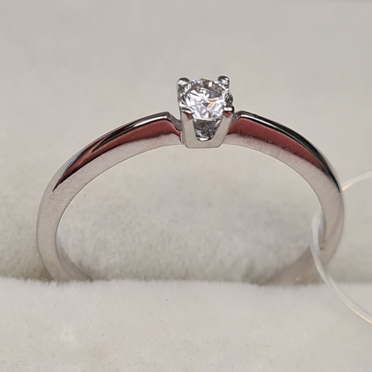 Кольцо Deimantas 98148685 16,5р 1,48гр 0,13ct. купить,NaN