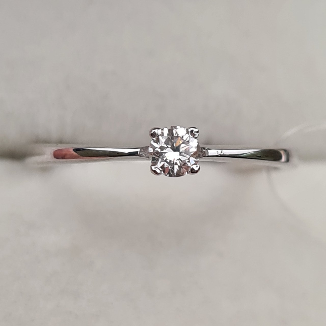 Кольцо Deimantas 98148685 16,5р 1,48гр 0,13ct. купить,NaN