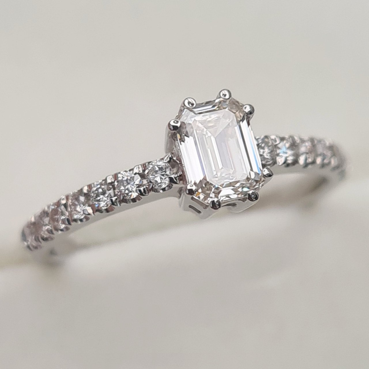 Кольцо Deimantas 95945654 16,5р 2,17гр 0,74ct. купить,NaN