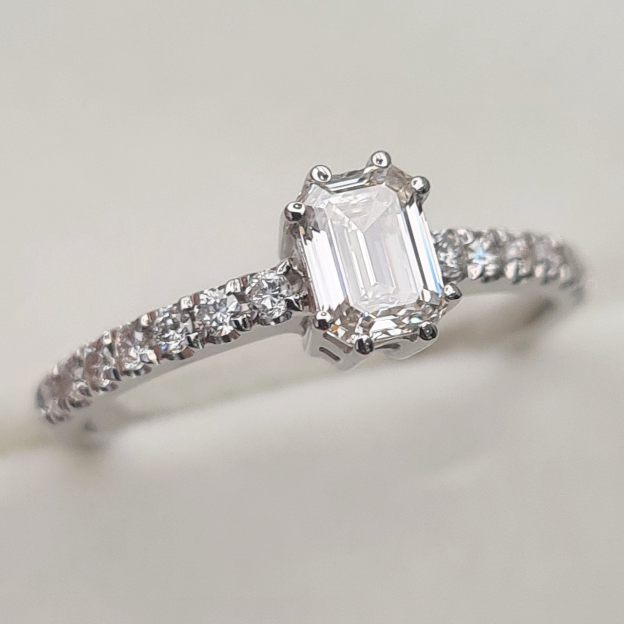 Кольцо Deimantas 95945654 16,5р 2,17гр 0,74ct. купить,NaN