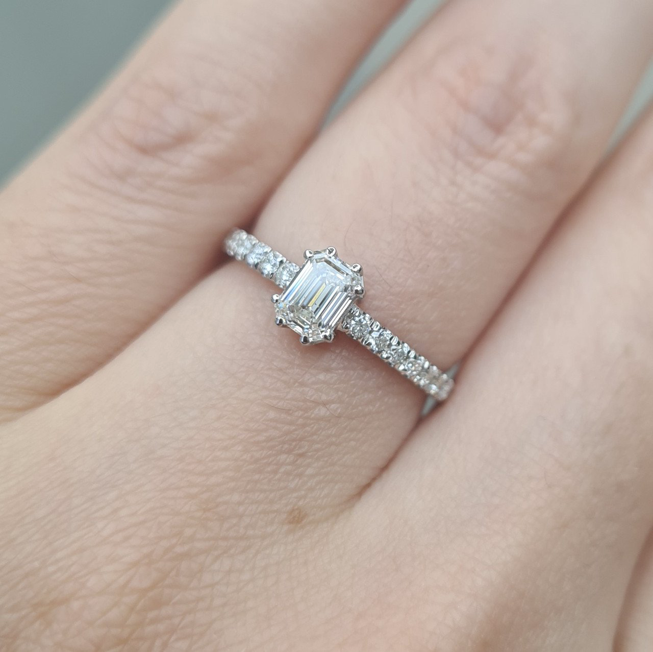 Кольцо Deimantas 95945654 16,5р 2,17гр 0,74ct. купить,NaN