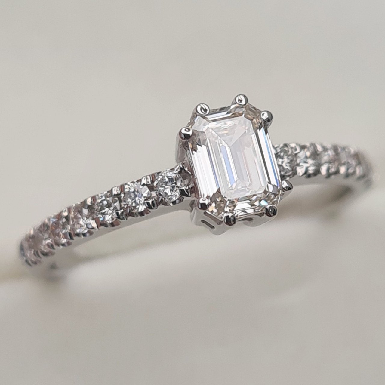 Кольцо Deimantas 95945654 16,5р 2,17гр 0,74ct. купить,NaN