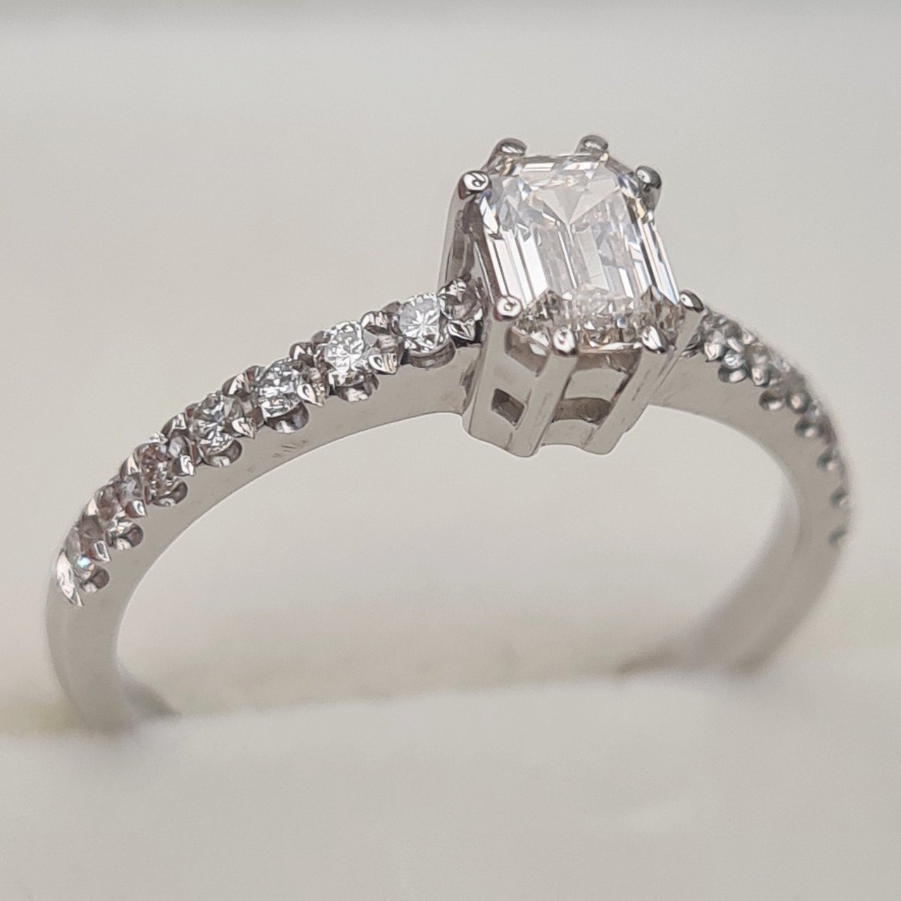 Кольцо Deimantas 95945654 16,5р 2,17гр 0,74ct. купить,NaN