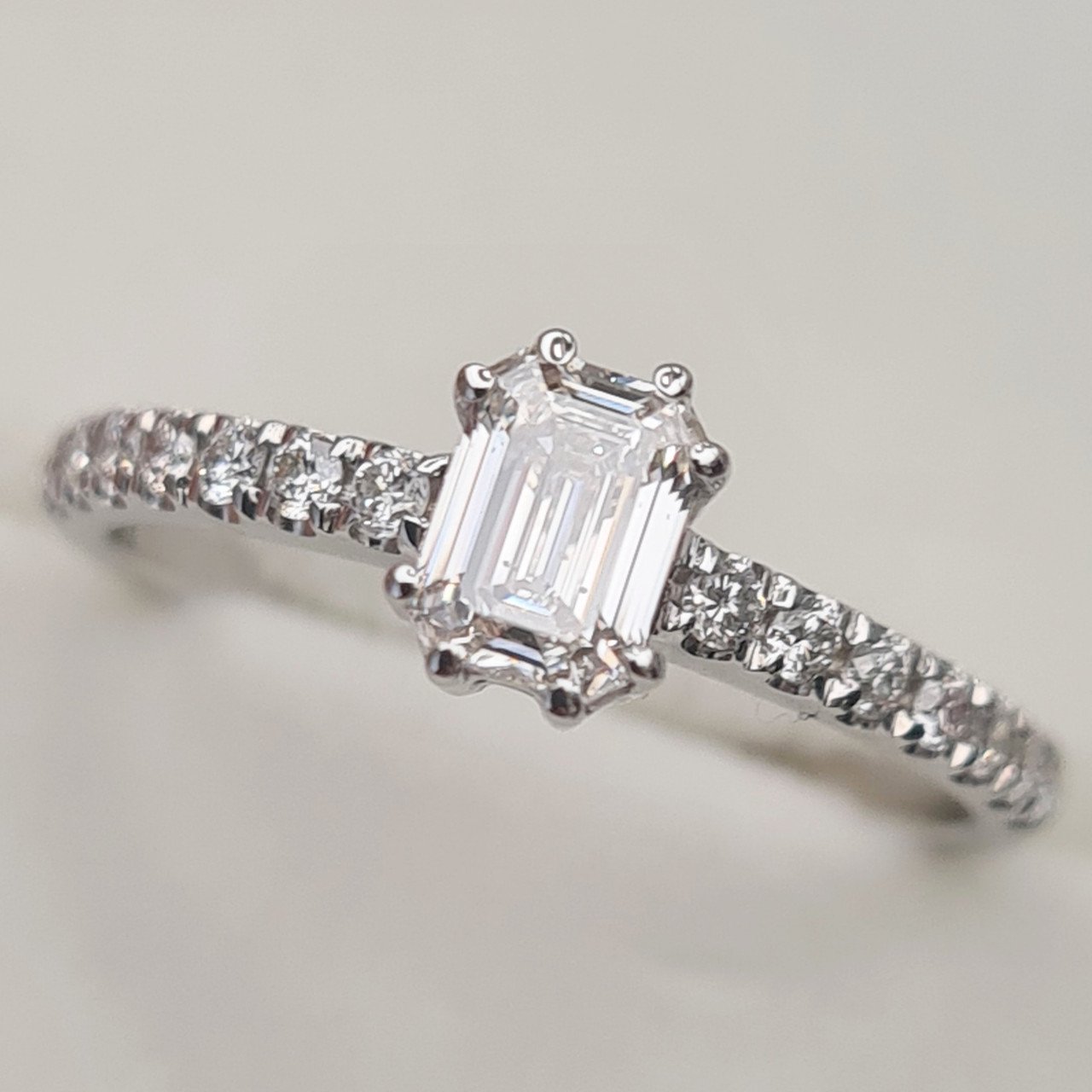 Кольцо Deimantas 95945680 16,5р 2,14гр 0,76ct. купить,NaN