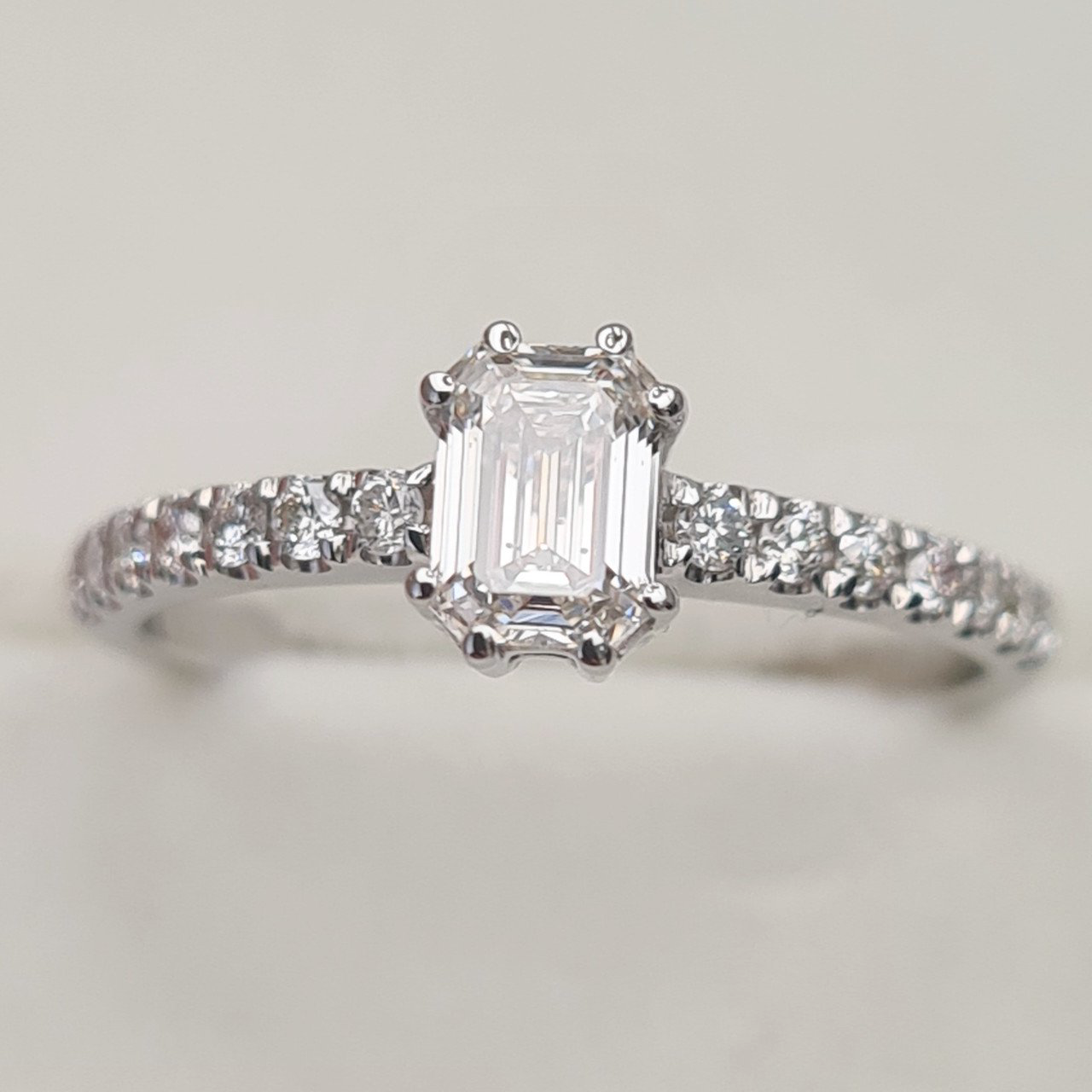 Кольцо Deimantas 95945680 16,5р 2,14гр 0,76ct. купить,NaN