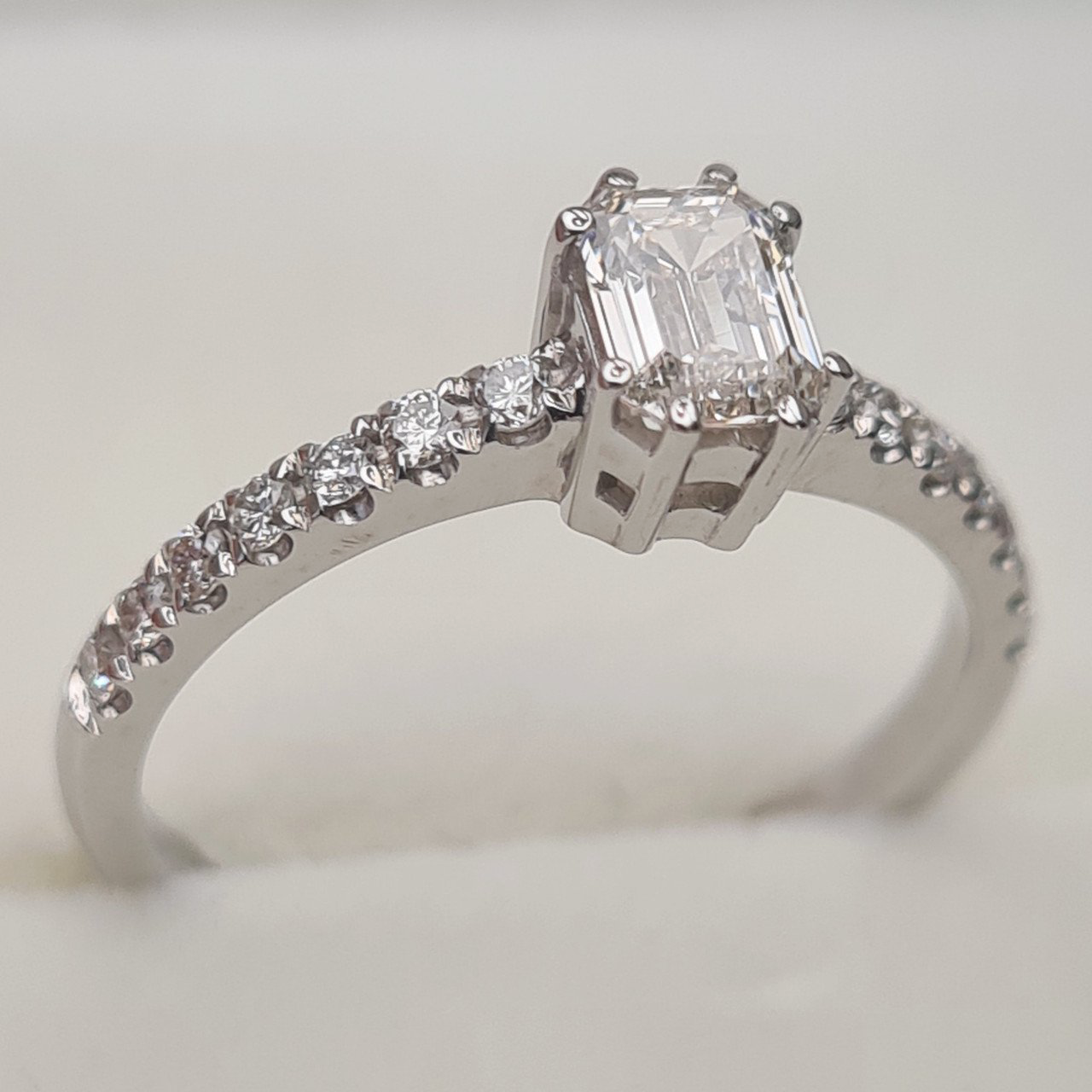 Кольцо Deimantas 95945680 16,5р 2,14гр 0,76ct. купить,NaN